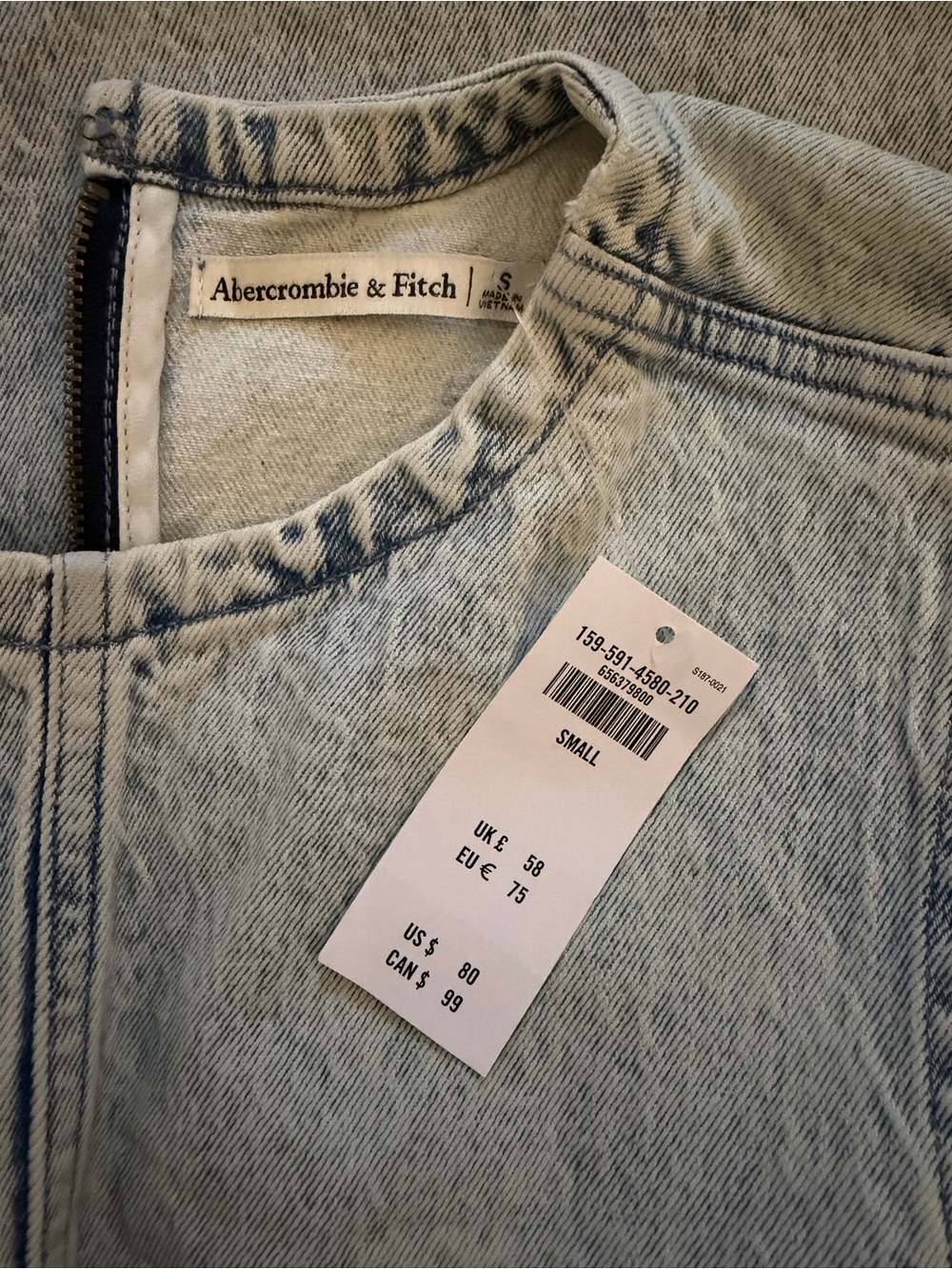 A&F Sleeveless Light Wash Denim Dress - Picture 3 of 3